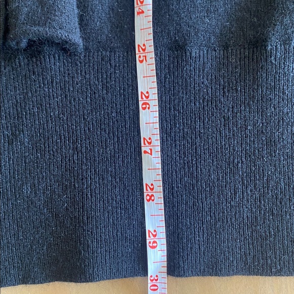 Vince 100% Cashmere Poncho Sweater Size S Black Ruffle Detail Ribbed Elegant - Picture 9 of 9